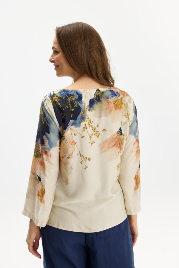 IN FRONT - Bluse