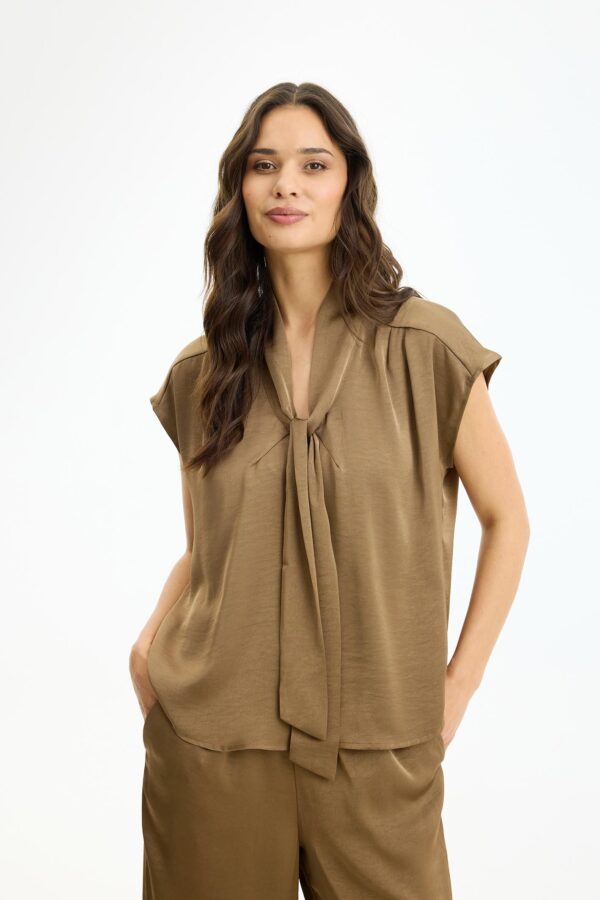 IN FRONT - Bluse