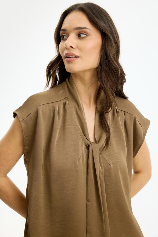 IN FRONT - Bluse