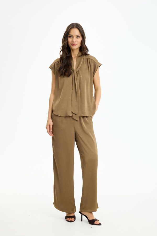 IN FRONT - Bluse