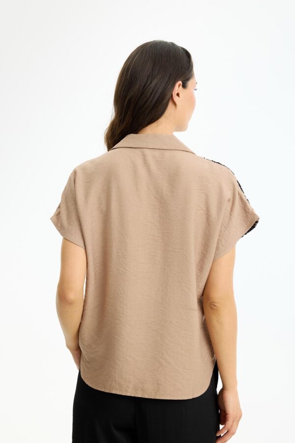 17231-195_02 IN FRONT - Bluse