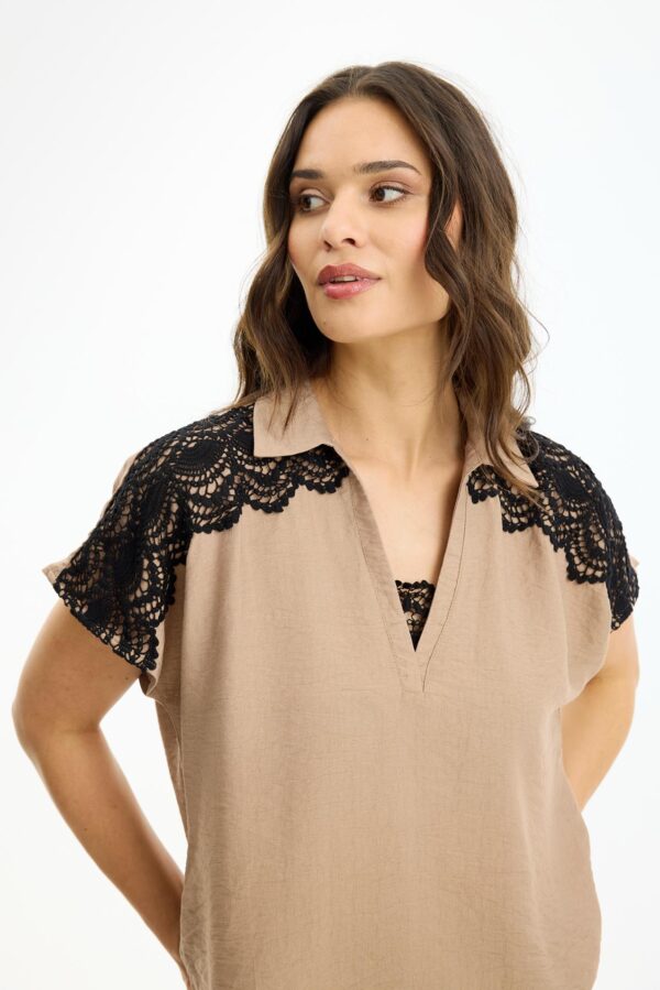 17231-195_03 IN FRONT - Bluse