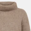 zaga 27 walnut detail