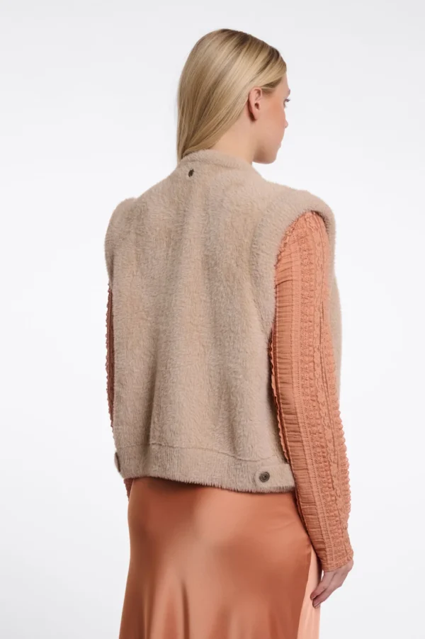 elona.5002612 oat 03